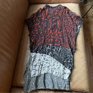 Helmut Lang high low red black white top crinkle texture pleat